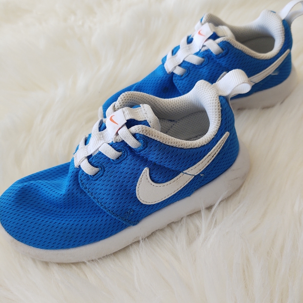 Nike sneakers toddler 10C